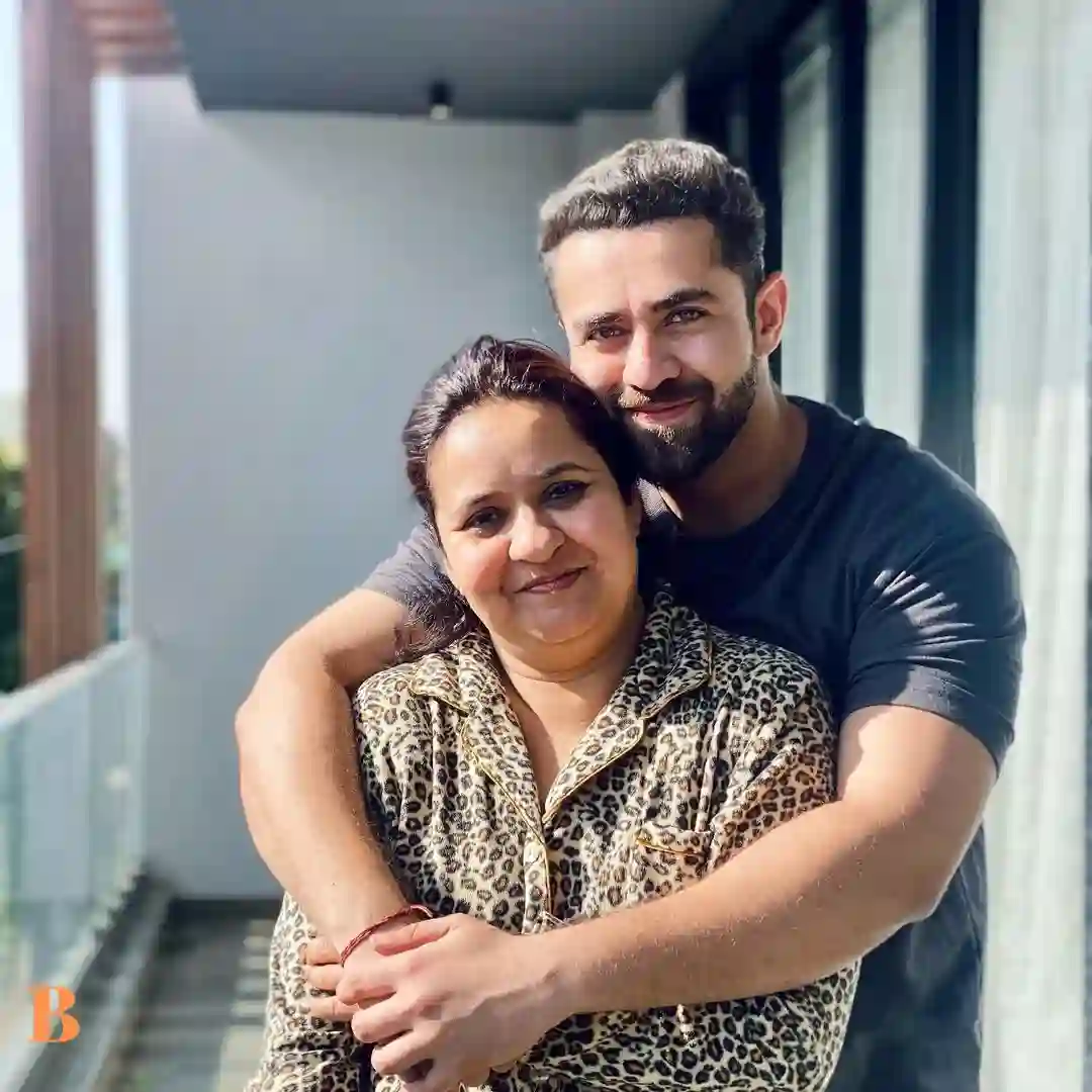 Mahir Pandhi with his Mother