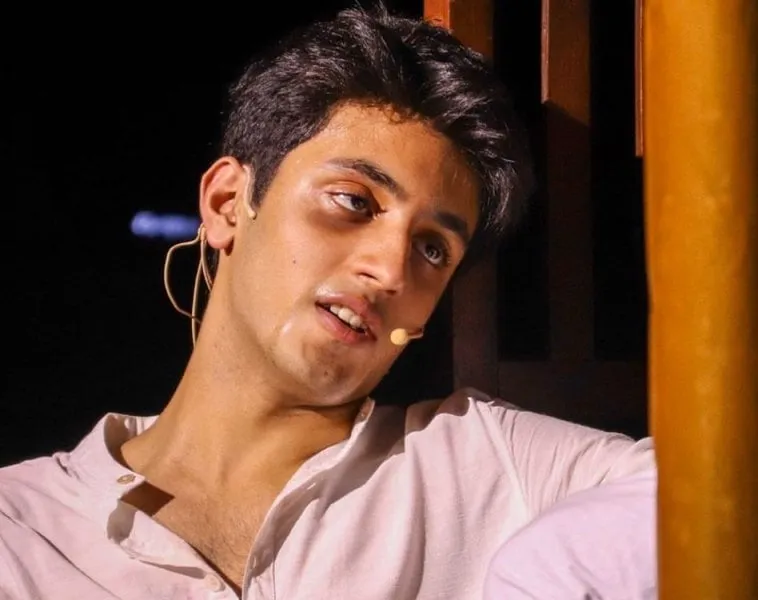 In the play "Devdas" at St. Xavier's College in Mumbai, Arjun Deswal portrays Devdas.
