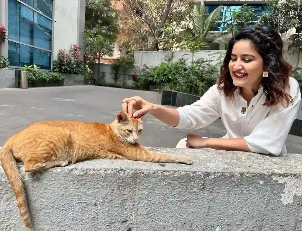 Vaidehi Parashurami with her Cat